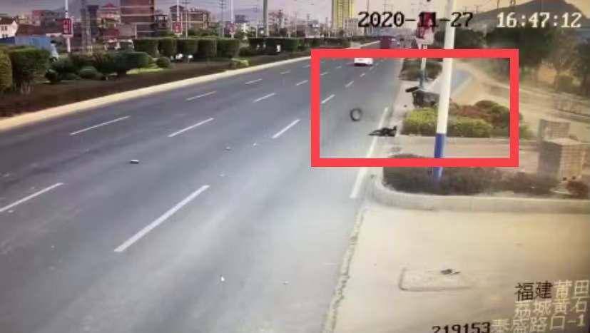 福建莆田兩車碰撞致9死7傷，死者多為附近打零工的菜農(nóng)