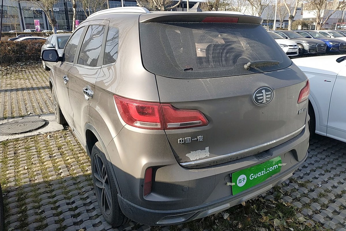 17年奔騰x40二手車價格(17年奔騰x40二手車價格及圖片)