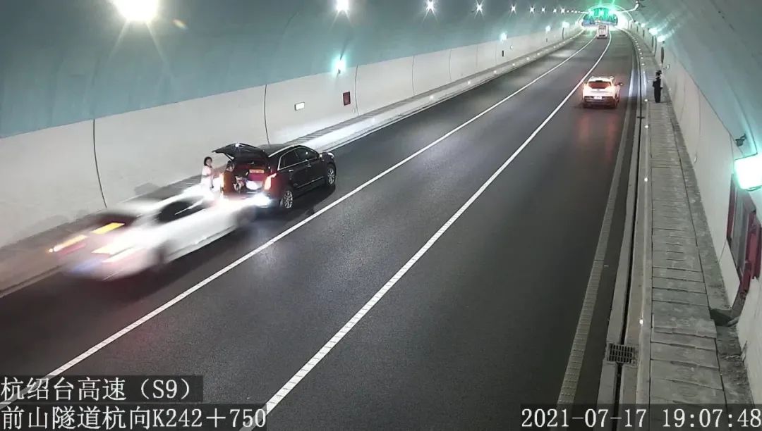 車輛事故報警是什么電話_車輛事故報警電話打110還是122_車輛出了事故報警電話