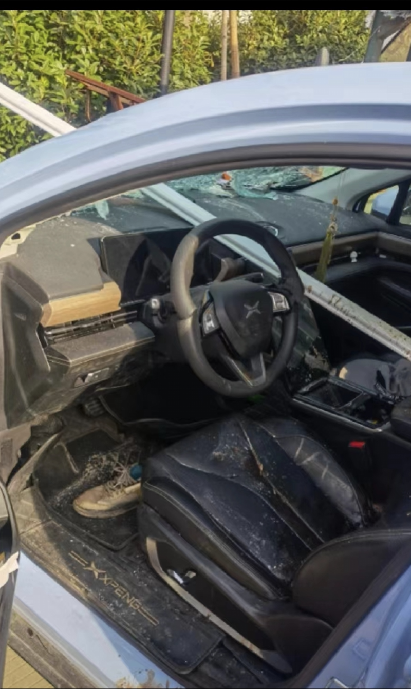 小鵬汽車事故_小鵬安全事故_小鵬汽車碰撞視頻