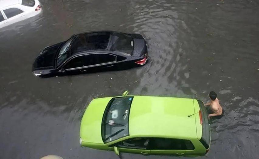 事故車泡水車是什么意思_車成泡水車損失多少_事故車和泡水車哪個危害大