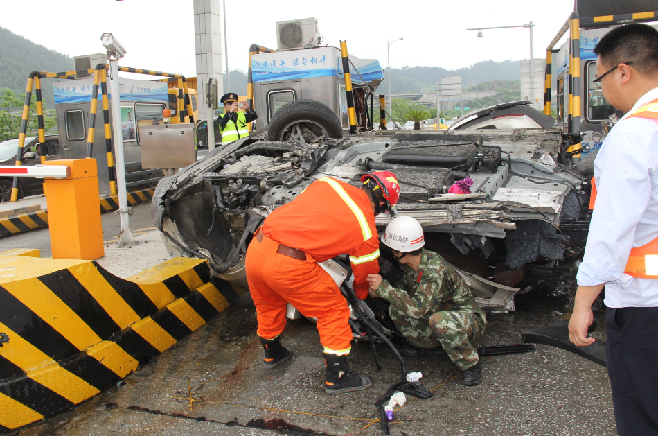 機(jī)動車輛交通事故_機(jī)動車輛交通事故_機(jī)動車輛交通事故